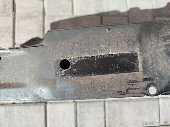 Výstuha BMW E87 ročník 2007+ - 4
