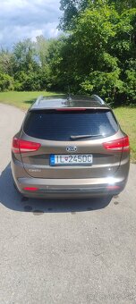 Kia Cee'd SW 1,6 Crdi PLATINUM 100KW r.2016 Diesel - 4