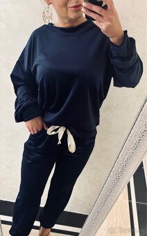 Damska talianska velurova suprava navy - 4