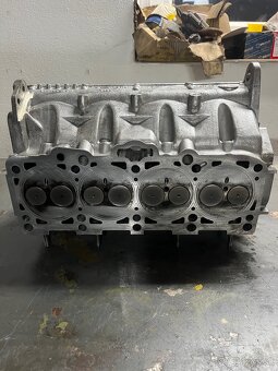 Predám hlavu valcov 1.9 TDI PD 77/103Kw - 4