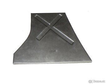 Tatra 613 - podlahy pod autobaterii - 4