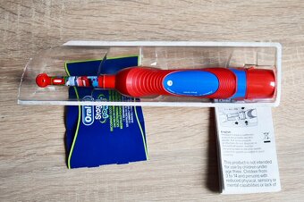 Nová elektrická kefka Braun Oral B - 4