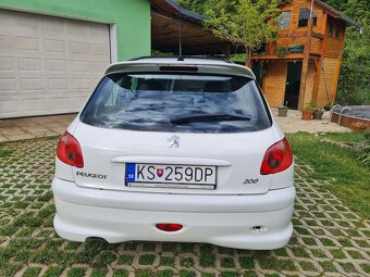 Peugeot 206 1,4 benzín - 4