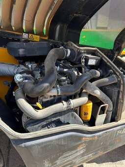 Teleskopický nakladač JCB 531-70 - 4