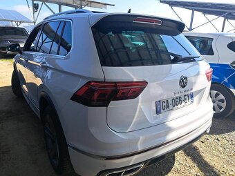 Volkswagen Tiguan 2.0TDI R-line 4Motion - 4