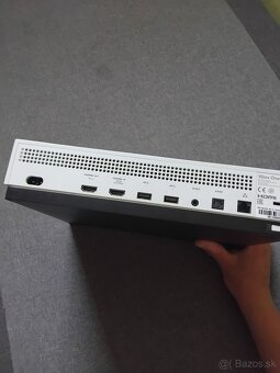 Xbox One S - 4