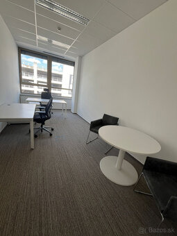 Prenájom 2 kancelárii o výmere 60,39 m² na Galvaniho ulici v - 4