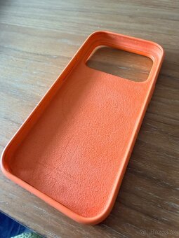 Apple Silikónový kryt s MagSafe na iPhone 17 Pro oranžový - 4