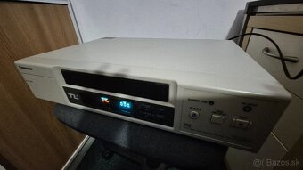 Predám VHS video rekordér Panasonic AG - TL 300 - 4