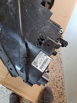 Predne hlavne svetlomety - 4