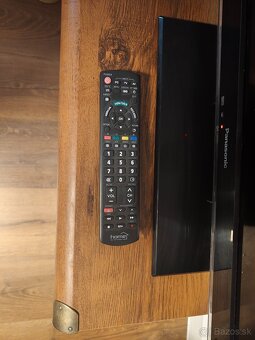 32" Panasonic VIERA TX-L32E5E - 4