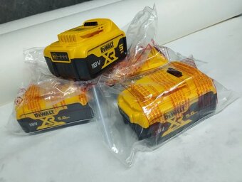 Aku DeWalt - 4