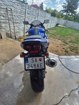 Yamaha R1 - 4