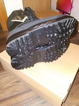 Black squad 43,5 veľkosť 9 - 4