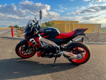 Aprilia Tuono V4 Factory - 4