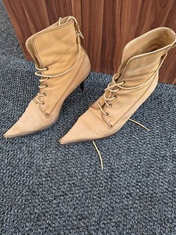 Topanky, kotnikove cizmy, sandale, mokasiny - 4