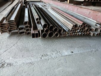 Železné tyče vynkle íĉka rúry - 4