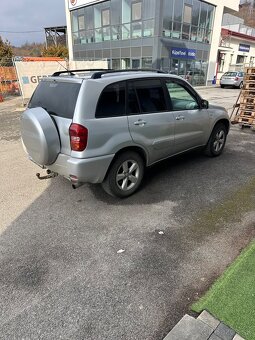 Toyota rav4 2005 nafta 2.0d-4d - 4
