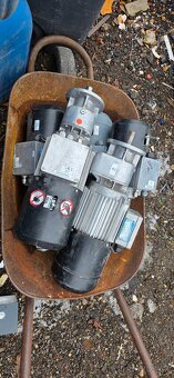 Elektromotor s prevodovkou - 4