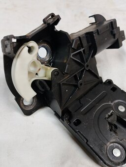 Predám zámok kufra audi - 4