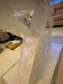Elegantny biely leskly jedalensky stol - 4