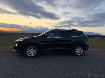 Jeep Cherokee - 4