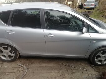 Rozpredám seat altea 2,0 tdi 103 kW strieborna - 4