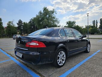 Superb 2.0 TDI CR 4x4 170k Elegance - 4