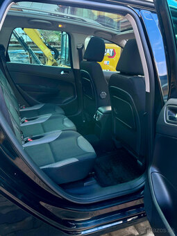 Peugeot 308sw 1,6eHDi - málo kilometrov, 7-miestne - 4