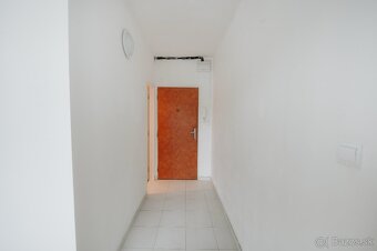 Ponúkame na PRENÁJOM 1 izbový byt na ulici Komenského 16 - 4