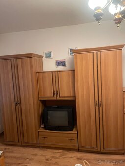 Predám kvalitnú obývaciu stenu - 4