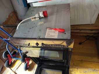 Vstavana rúra na pečenie s mikrovlnkou - 4