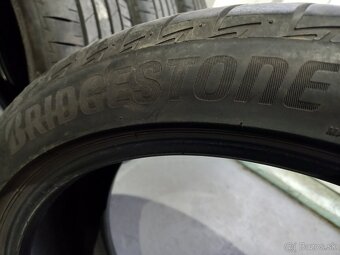 225/45 R19 92W - 4