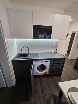 Na prenájom 2 izbový zariadený byt po kompletnej rekonštrukc - 4