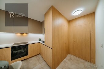 CENTRUM MESTA TRNAVA, KOMPLETNE ZARIADENÝ BYT NA KAPITULSKEJ - 4