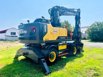 Kolesové rypadlo Volvo EW220E - 4