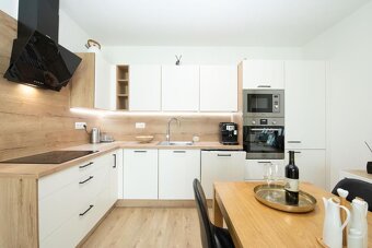 Exkluzívny moderný 2-i.byt s parkovaním v Skalici - 4