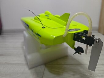 PROBOAT Miss Geico 17 - 4