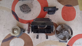 Predám diely Škoda 100 - 4