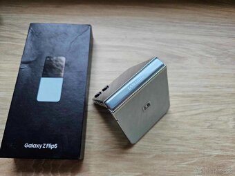Samsung Z Flip5 5G 8GB/256GB Mint, top stav, zaruka - 4
