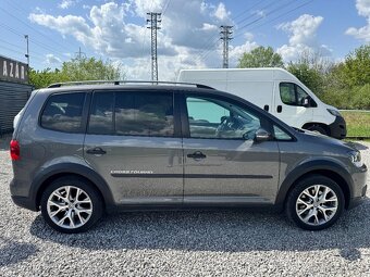 Volkswagen Touran Cross 2,0tdi - 4