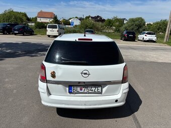Predám Opel astra 2009 super cena 850€ - 4