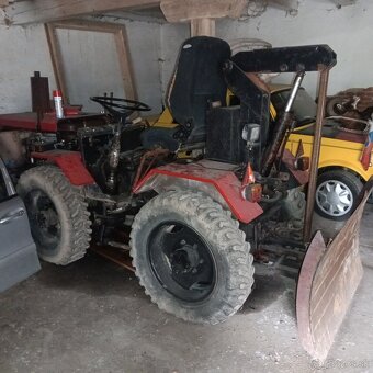 Predám traktor 4x4 - 4