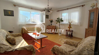 Na predaj priestranný rodinný dom s garážou v Považskej Tep - 4