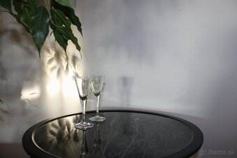 Malý stolík zo živice so sušenými kvetmi, ručná výroba - 4