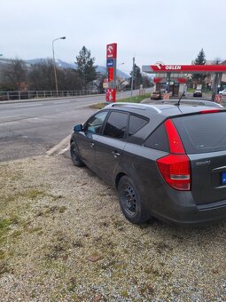 Kia ceed kombi 1.6 crdi M6 - 4