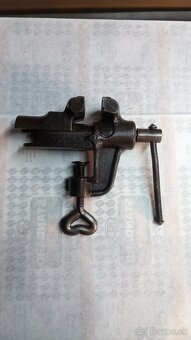 Starožitný zveráčik, obuvnícky lis - 4