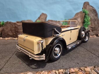 Prodám model 1:18 Maybach Zepellin DS8 - 4