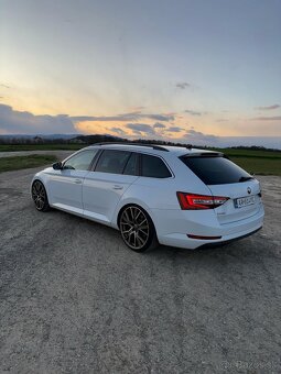 Superb 3 2.0 140kw - 4
