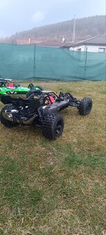 Predám ČISTO NOVÉ 1:5 BENZÍNOVÉ RC auto Rovan Baja 5b KAR. - 4